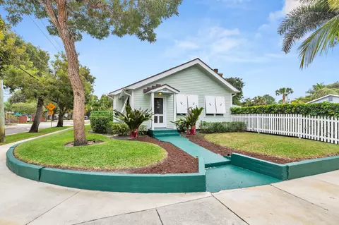 800 Kanuga Dr, West Palm Beach, FL 33401
