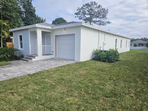 3878 SE Grant St, Stuart, FL 34997
