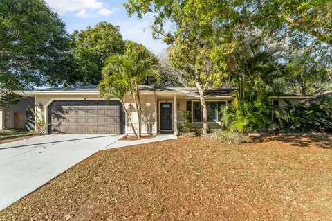 2381 SE Gillette Ave, Port Saint Lucie, FL 34952