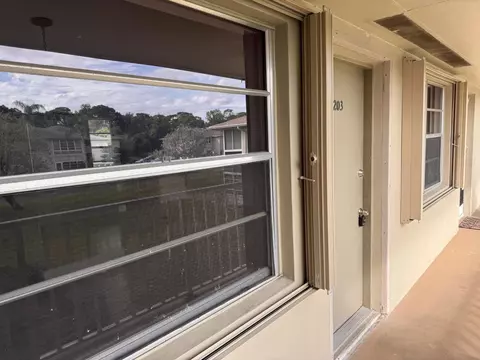 12 Lake Vista Trl #203, Port Saint Lucie, FL 34952