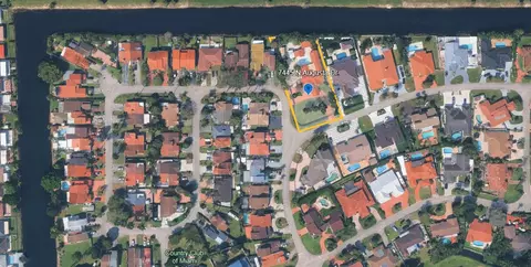 7445 N Augusta Dr, Hialeah, FL 33015