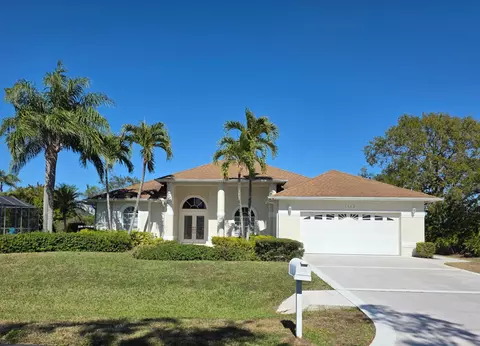 1112 SE Strathmore Dr, Port Saint Lucie, FL 34952