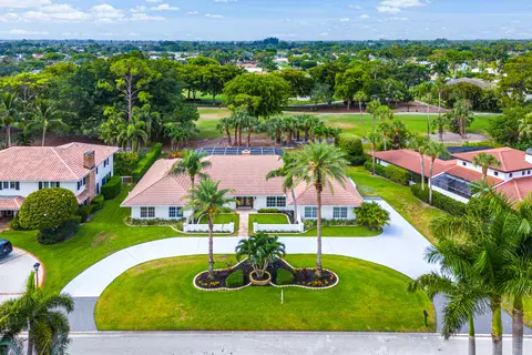 110 Glenbrook Ct, Atlantis, FL 33462