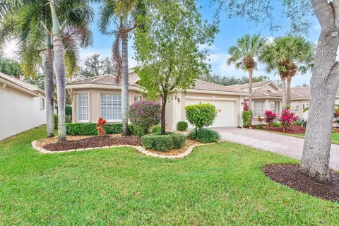 9804 Tallyrand Dr, Lake Worth, FL 33467