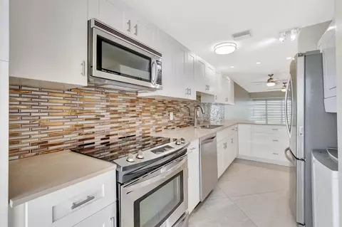 1131 Violet #104, Delray Beach, FL 33445