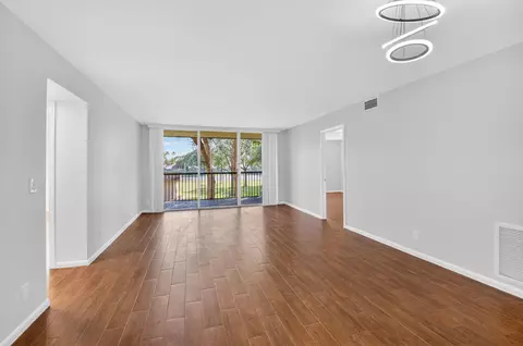 5260 NW 2nd Ave #206, Boca Raton, FL 33487