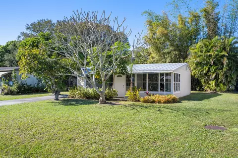 1471 4th Ct, Vero Beach, FL 32960