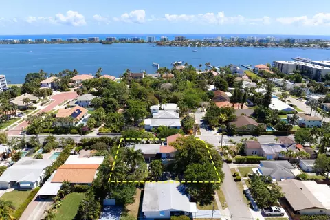 1629 S Lakeside Dr, Lake Worth Beach, FL 33460