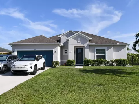 672 SW Jacoby Ave, Port Saint Lucie, FL 34953