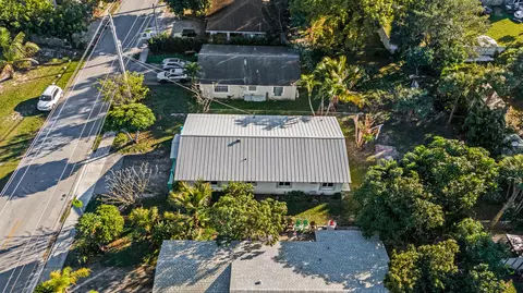 3443 NE 3rd Ave, Oakland Park, FL 33334