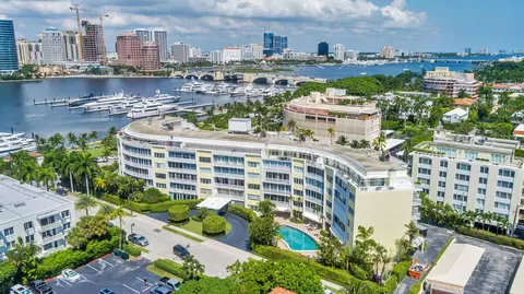 389 S Lake Dr #3H, Palm Beach, FL 33480
