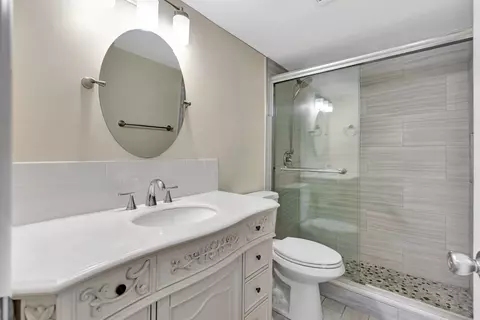 Bath - 150 Pineview Rd #B2, Jupiter, FL 33469 photo 1 of 1