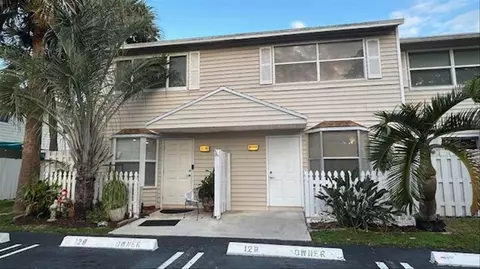 2593 NE 15th St, Pompano Beach, FL 33062