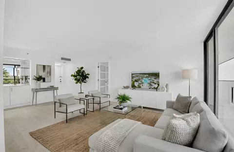 7738 Lakeside #352, Boca Raton, FL 33434