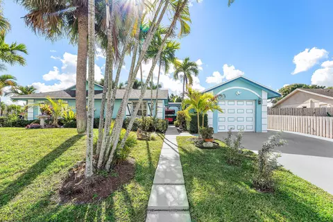 10290 Carmen Ln, Royal Palm Beach, FL 33411