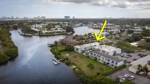 725 Hummingbird #106, North Palm Beach, FL 33408