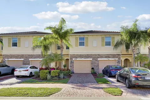 9504 SW Merlin Ct, Stuart, FL 34997