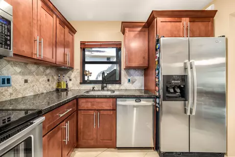 4772 NW 22nd St #42122, Coconut Creek, FL 33063