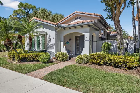47 Stoney Dr, Palm Beach Gardens, FL 33410