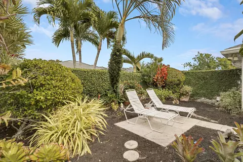 Exterior - 262 Brier Cir, Jupiter, FL 33458 photo 7 of 10