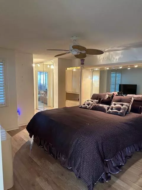 Bedroom - 262 Brier Cir, Jupiter, FL 33458 photo 2 of 4