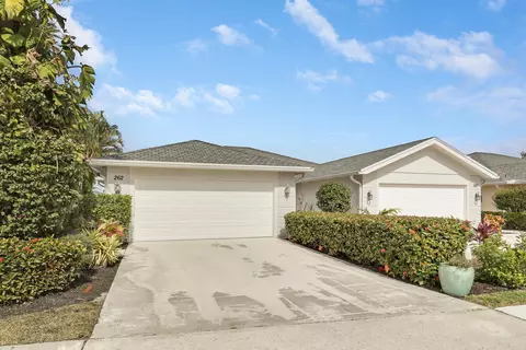 Exterior - 262 Brier Cir, Jupiter, FL 33458 photo 2 of 10