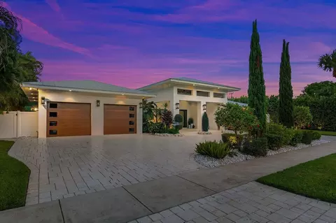 1117 Lake Dr, Delray Beach, FL 33444