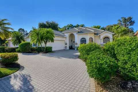 9029 One Putt Pl, Port Saint Lucie, FL 34986