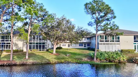 31 Lake Vis #104, Port Saint Lucie, FL 34952