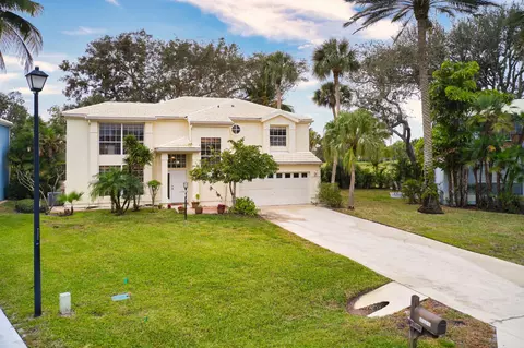 18205 SE Fairview Cir, Jupiter, FL 33469