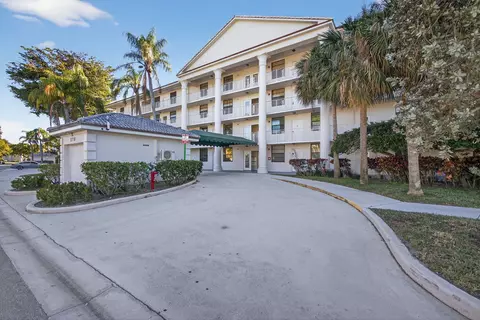 3716 Whitehall Dr #203, West Palm Beach, FL 33401