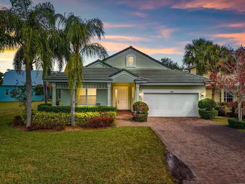 104 NW Willow Grove Ave, Port Saint Lucie, FL 34986