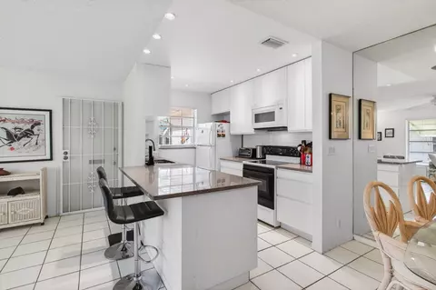 1327 High Point Way SE #D, Delray Beach, FL 33445