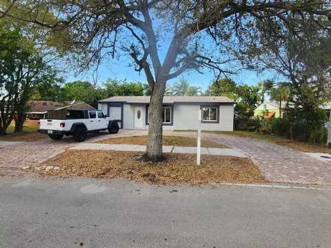 6821 SW 17th St, North Lauderdale, FL 33068