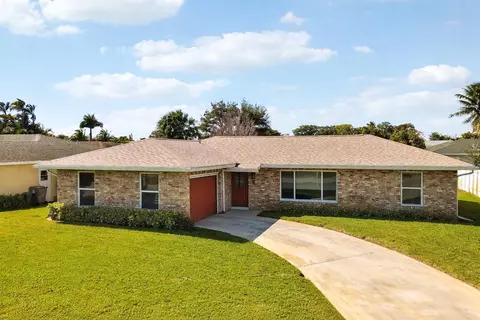 907 Prairie, West Palm Beach, FL 33406