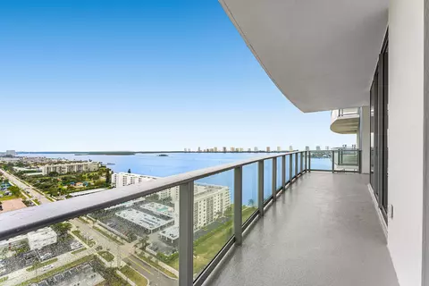 220 Lake Shore Dr #2005, Lake Park, FL 33403