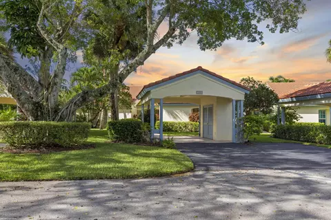 2248 Las Casitas Dr, Wellington, FL 33414