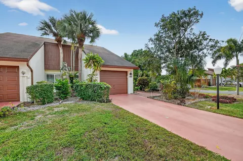 6730 Starkeys Pl, Lake Worth, FL 33467