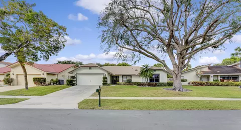 7379 London Ln, Boca Raton, FL 33433