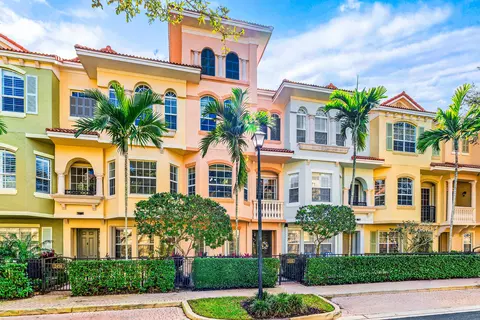 2455 San Pietro Cir, Palm Beach Gardens, FL 33410