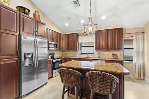2802 SW Mariposa Cir, Palm City, FL 34990