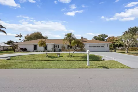 2826 SE Calvin St, Port Saint Lucie, FL 34952