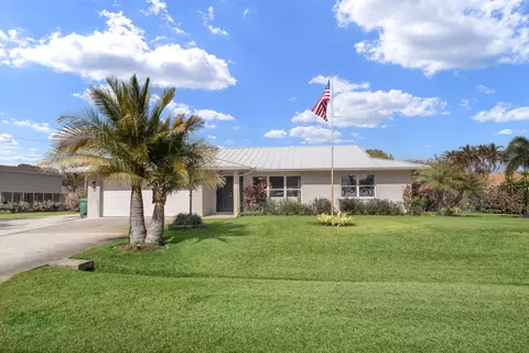 2033 SE Allamanda Dr, Port Saint Lucie, FL 34952
