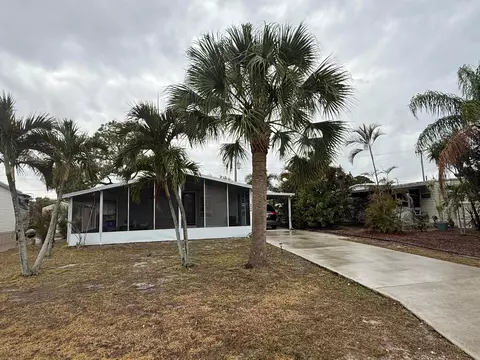 8508 SE Swan Ave, Hobe Sound, FL 33455