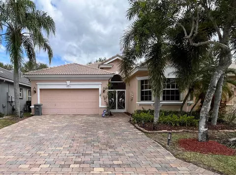 10072 Armani Dr, Boynton Beach, FL 33437