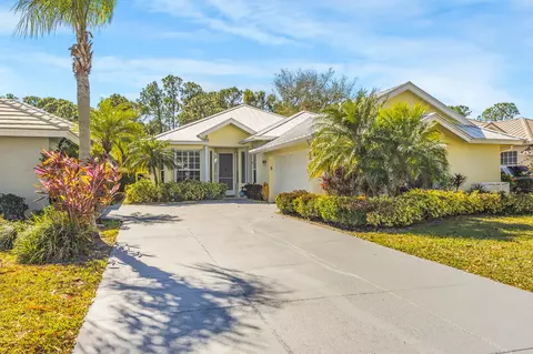 9421 Poinciana Ct, Fort Pierce, FL 34951