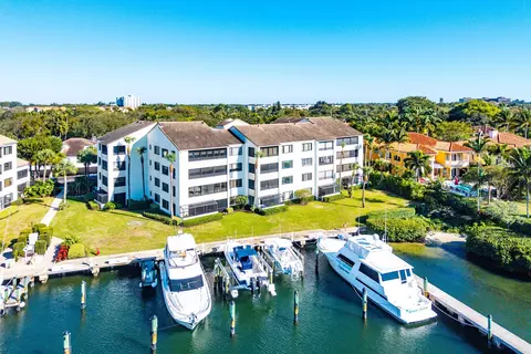 944 Oak Harbour Dr #944, Juno Beach, FL 33408