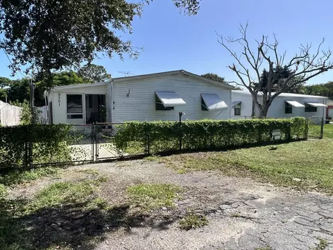 9301 SE 61st Dr, Okeechobee, FL 34974