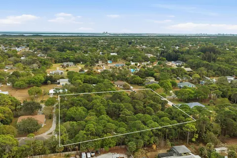 0 Pinetree Dr, Fort Pierce, FL 34982