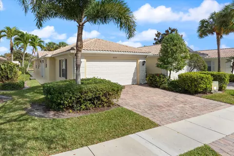 8255 Quito Pl, Wellington, FL 33414
